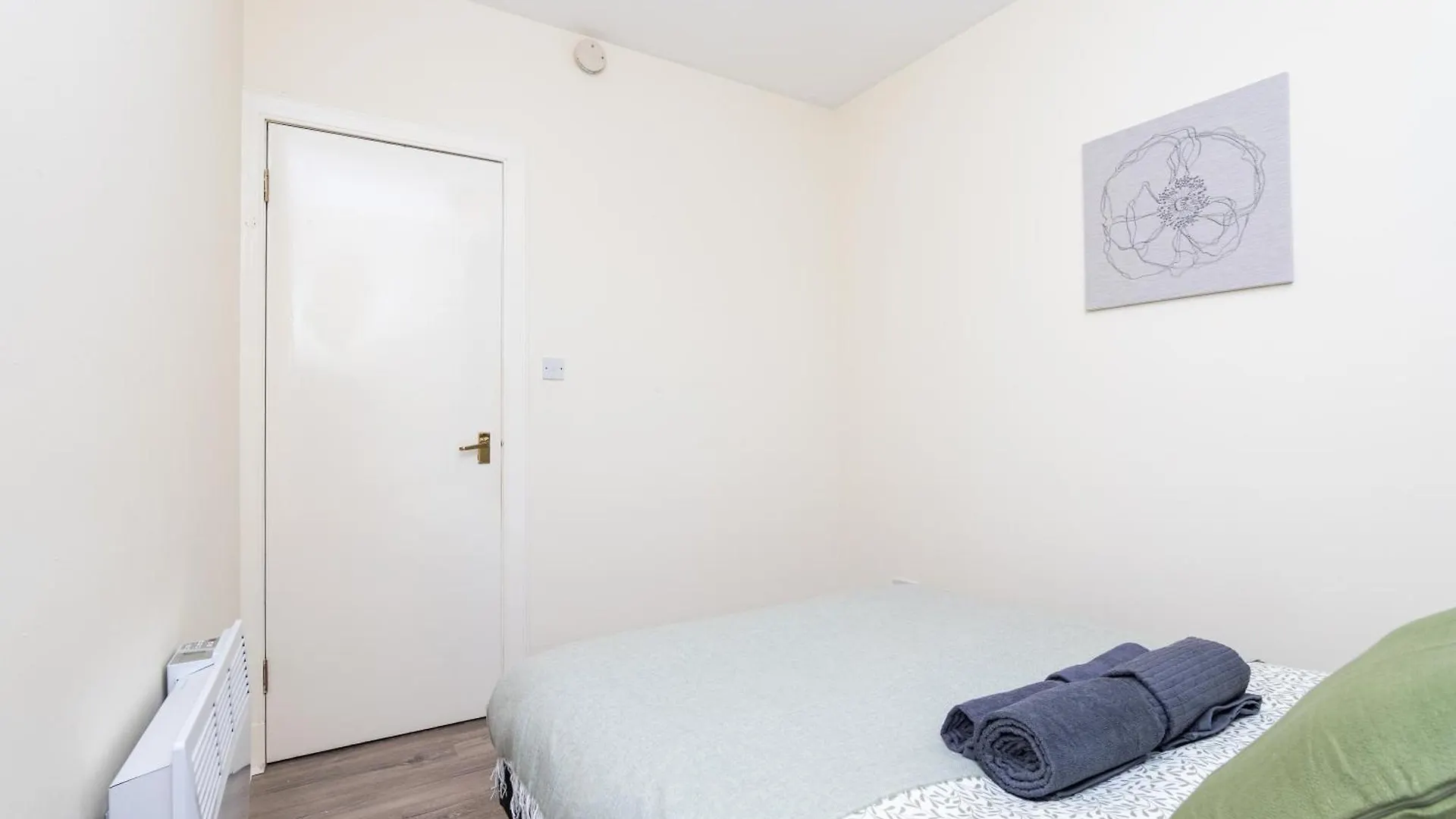 2 Bed Flat-Ground Floor-Parking Apartment Dundee