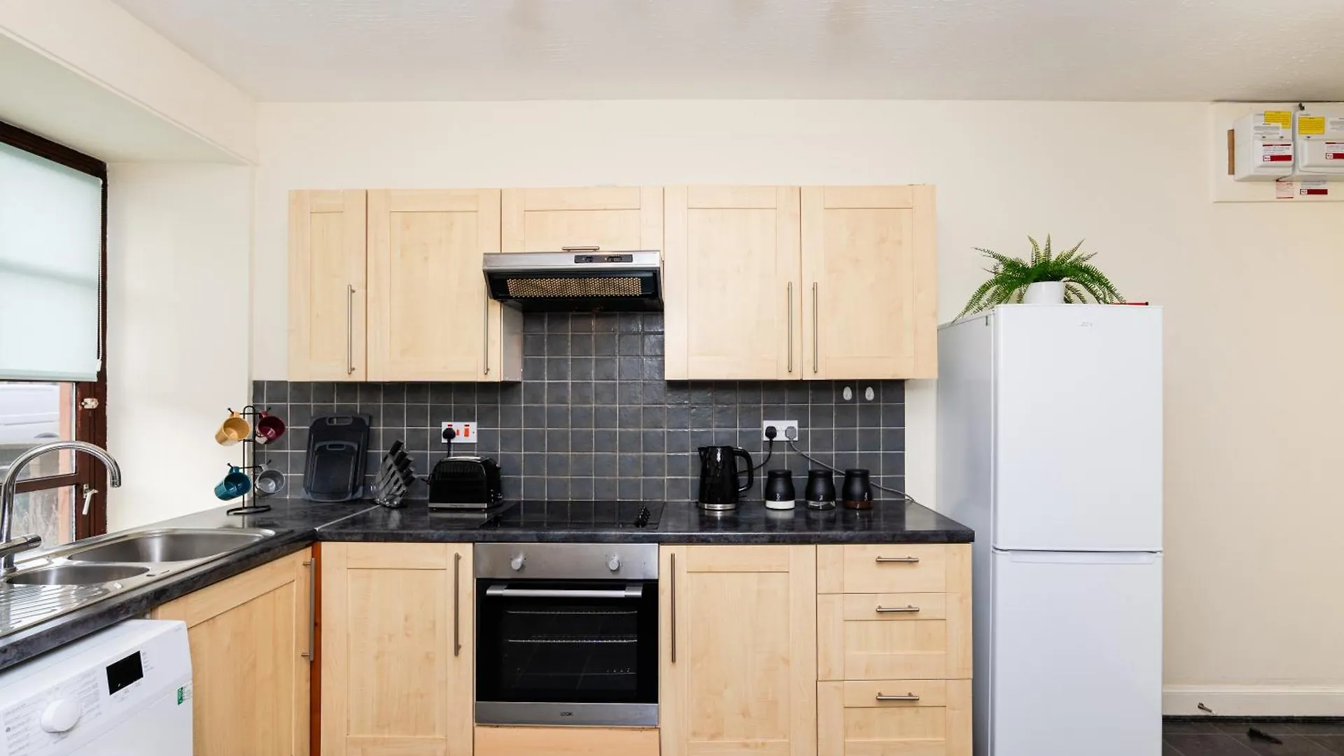 2 Bed Flat-Ground Floor-Parking Apartment Dundee United Kingdom