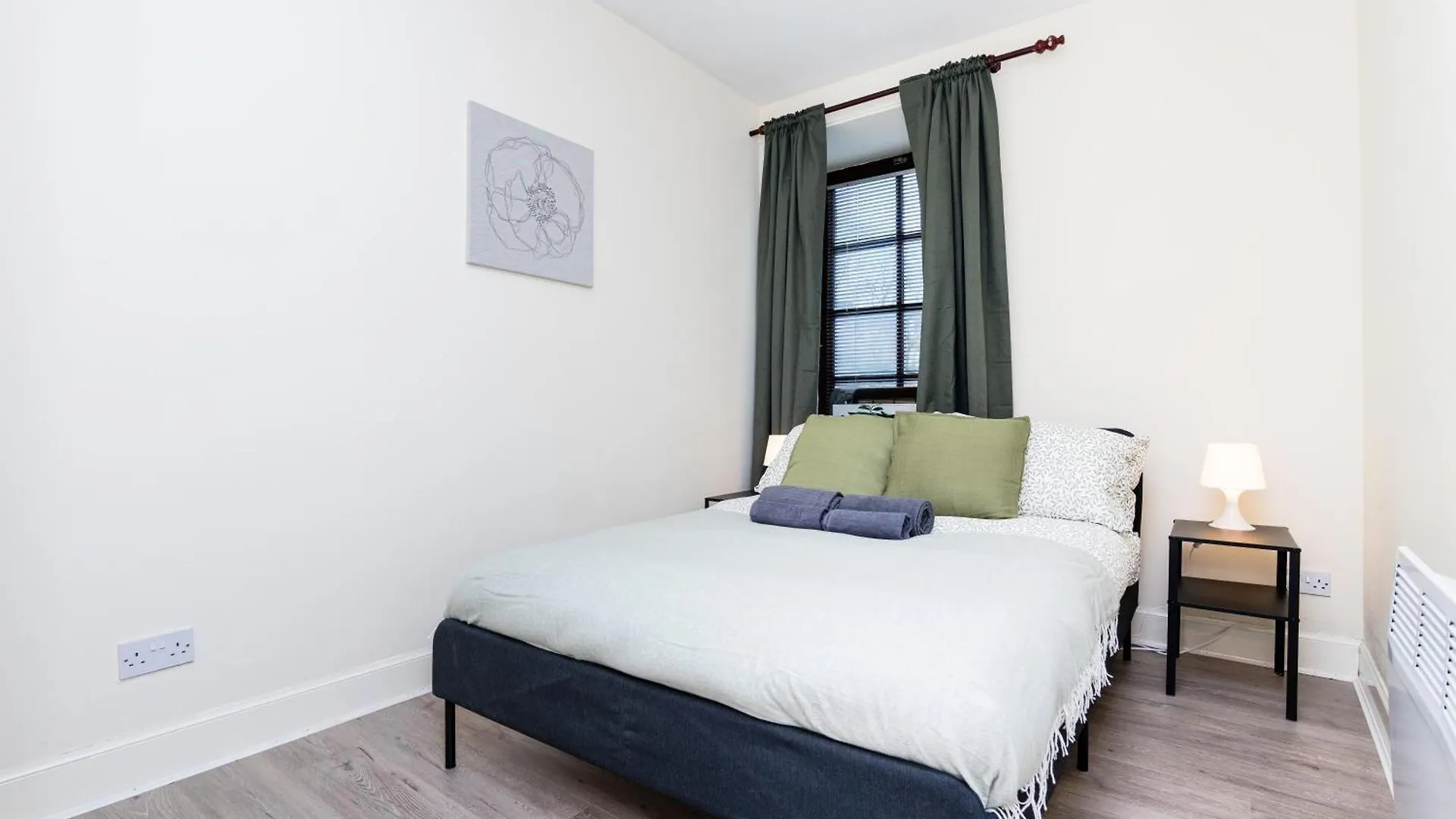 2 Bed Flat-Ground Floor-Parking Apartment Dundee 0*,