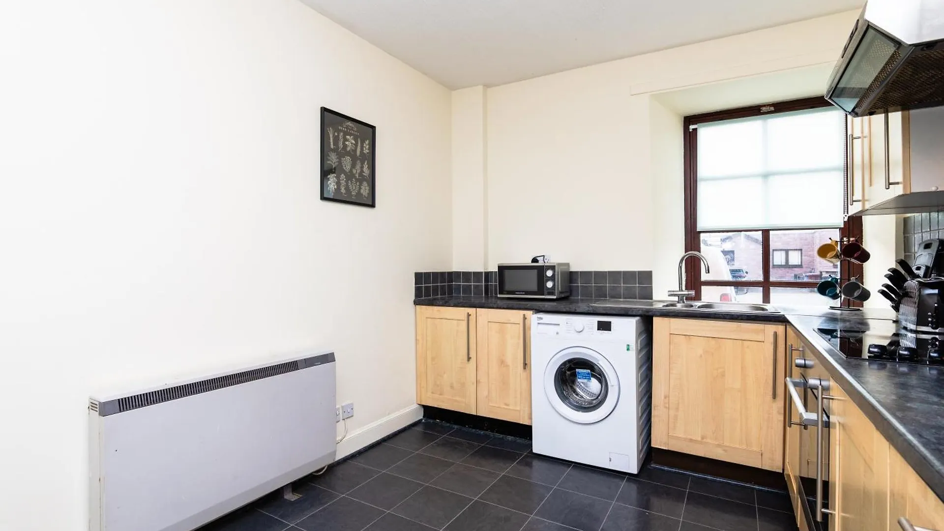 2 Bed Flat-Ground Floor-Parking Apartment Dundee United Kingdom
